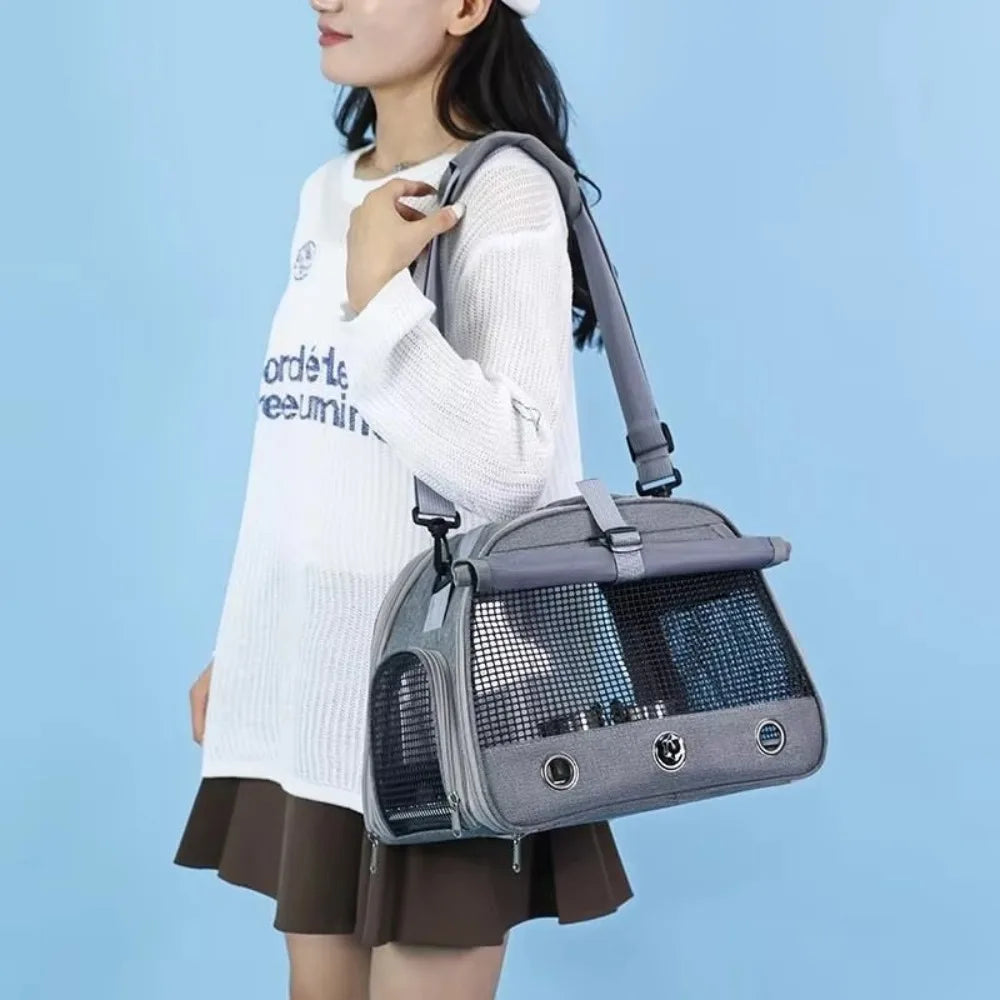 Breathable Portable Parrot Travel Bag with Tray Large Capacity Parrot Carrier Bag Comfortable Bird Backpack Pet Supplies